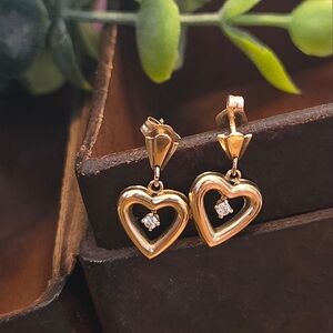 Beautiful Vintage 14k Swinging Heart Genuine Diamond Earrings